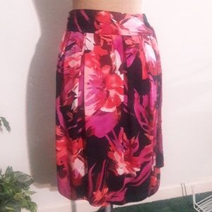 Pull on Skirt M  w matching sash pink black floral